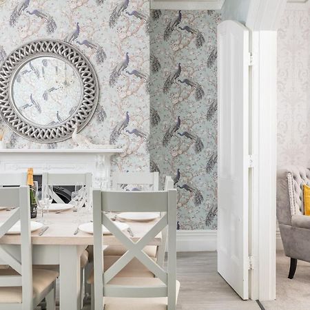 5 Bedroom Magnificent Georgian Townhouse- City Centre Bath Esterno foto