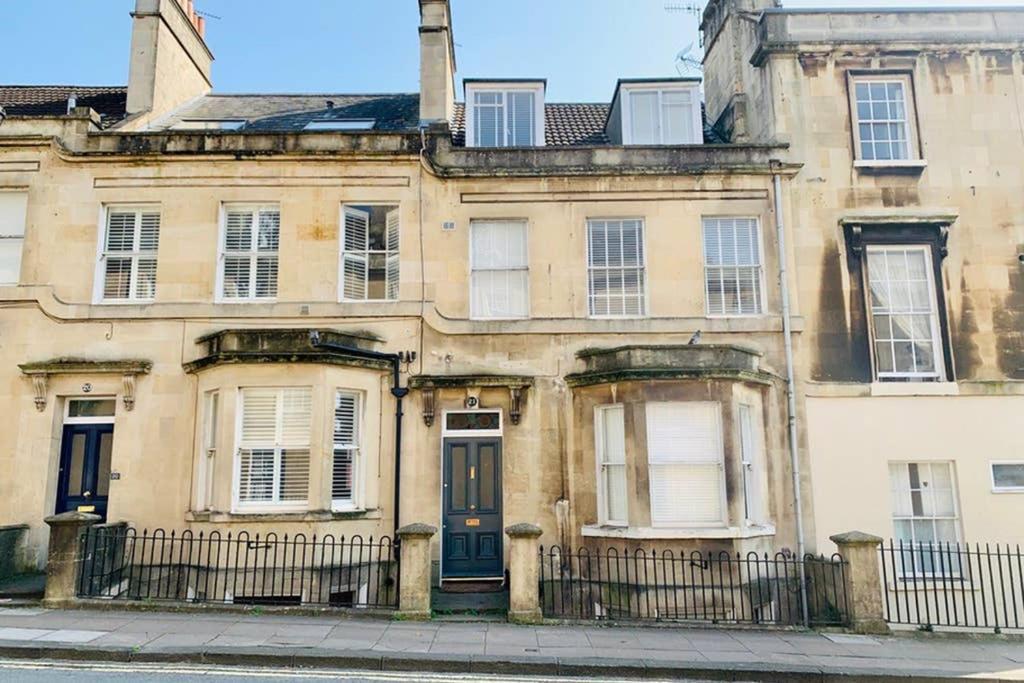 5 Bedroom Magnificent Georgian Townhouse- City Centre Bath Esterno foto