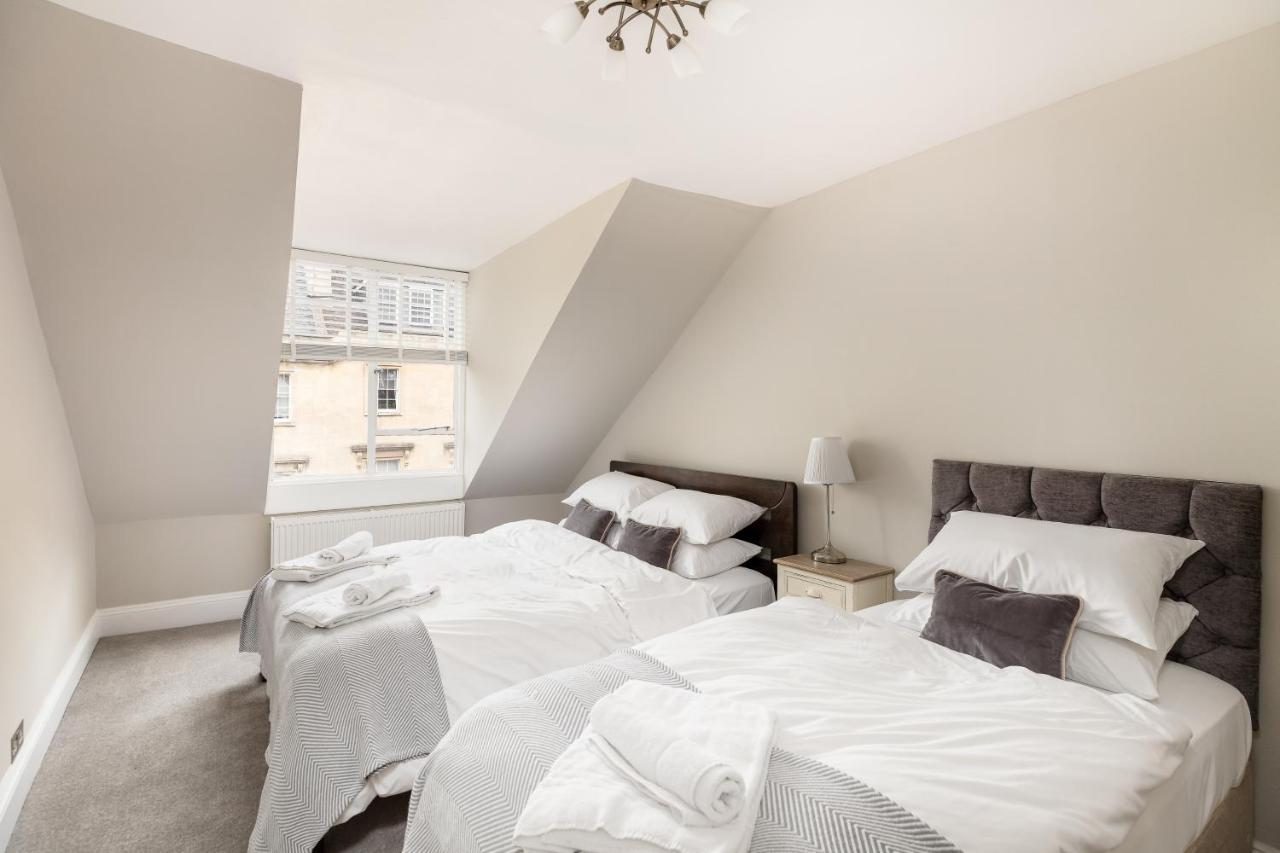 5 Bedroom Magnificent Georgian Townhouse- City Centre Bath Esterno foto