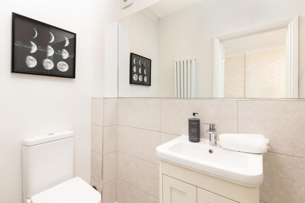5 Bedroom Magnificent Georgian Townhouse- City Centre Bath Esterno foto
