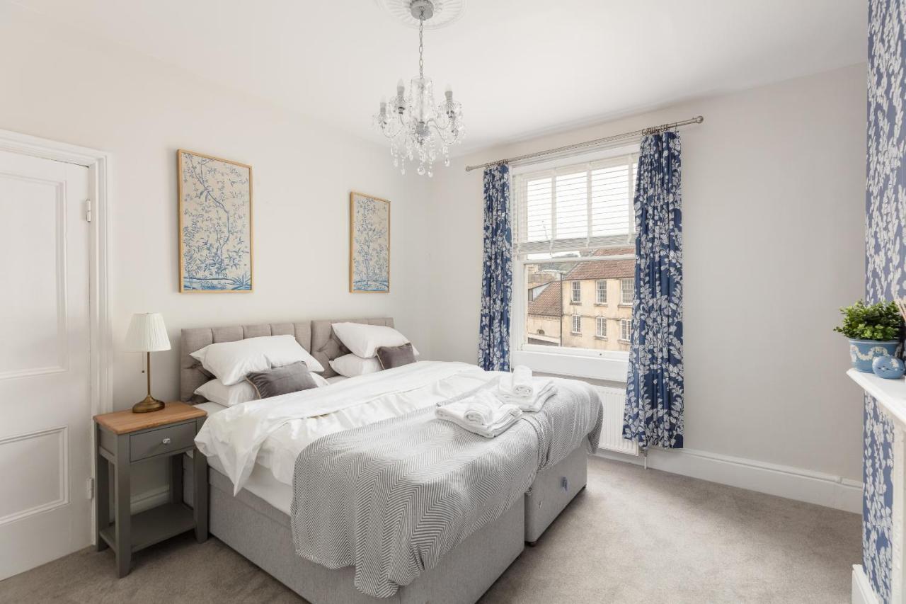 5 Bedroom Magnificent Georgian Townhouse- City Centre Bath Esterno foto