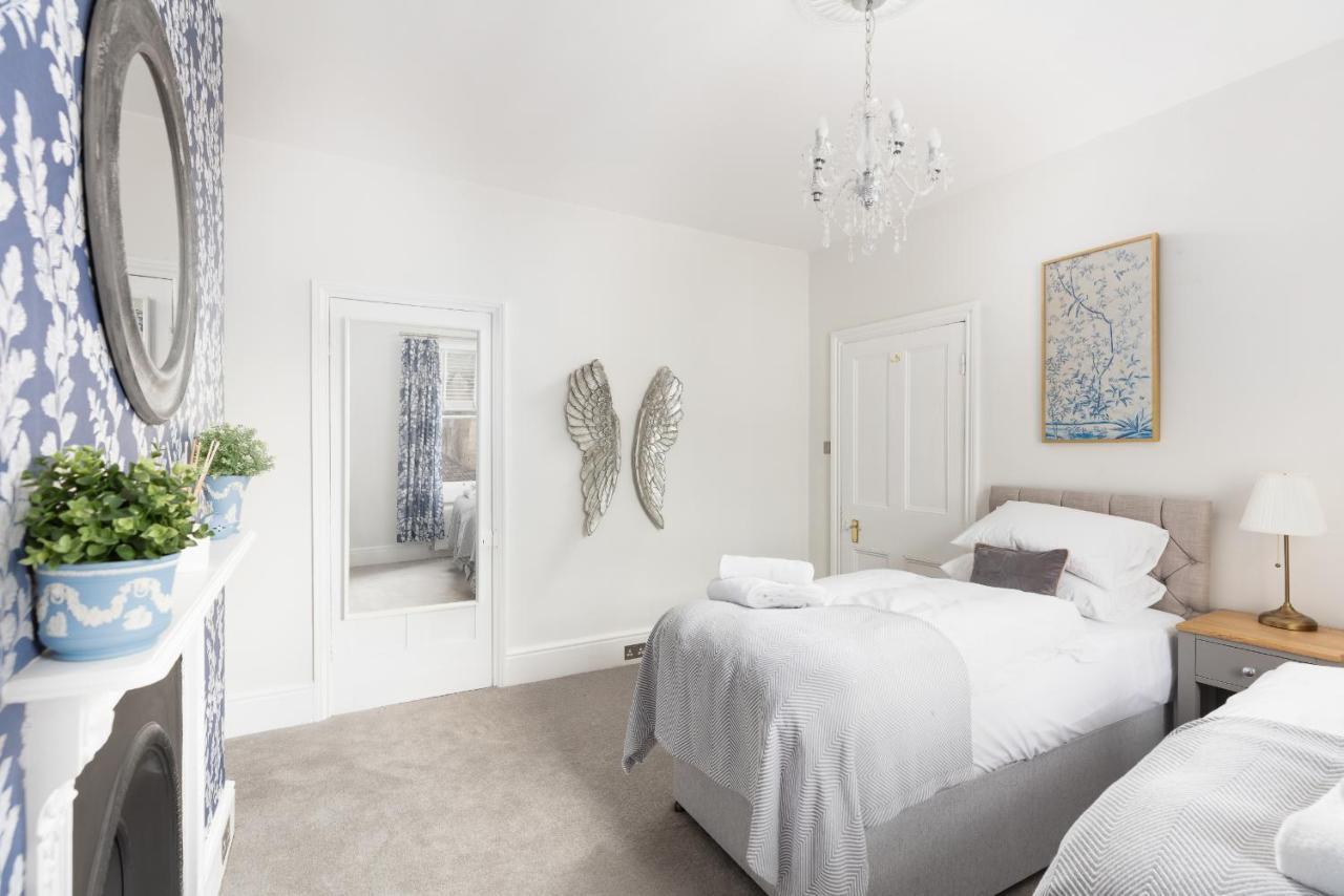 5 Bedroom Magnificent Georgian Townhouse- City Centre Bath Esterno foto