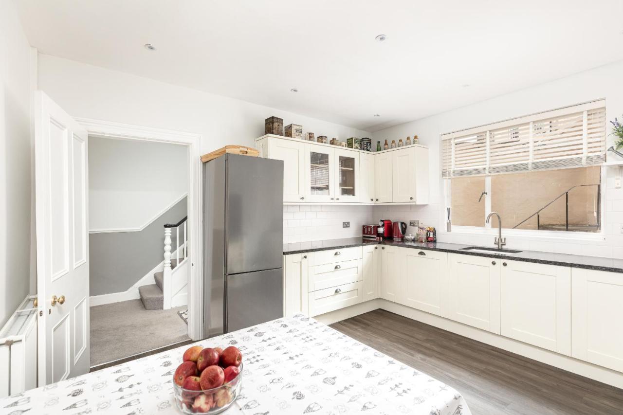 5 Bedroom Magnificent Georgian Townhouse- City Centre Bath Esterno foto