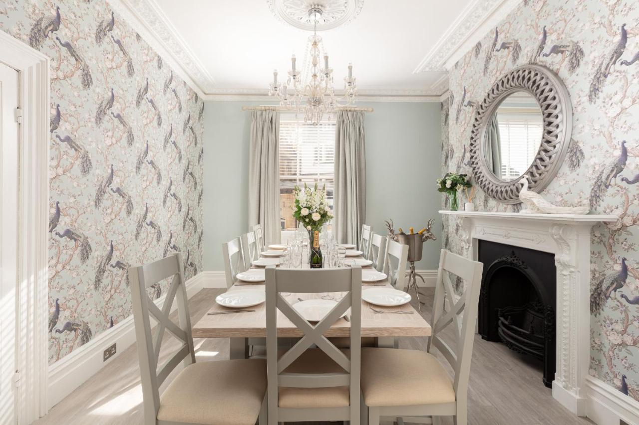 5 Bedroom Magnificent Georgian Townhouse- City Centre Bath Esterno foto