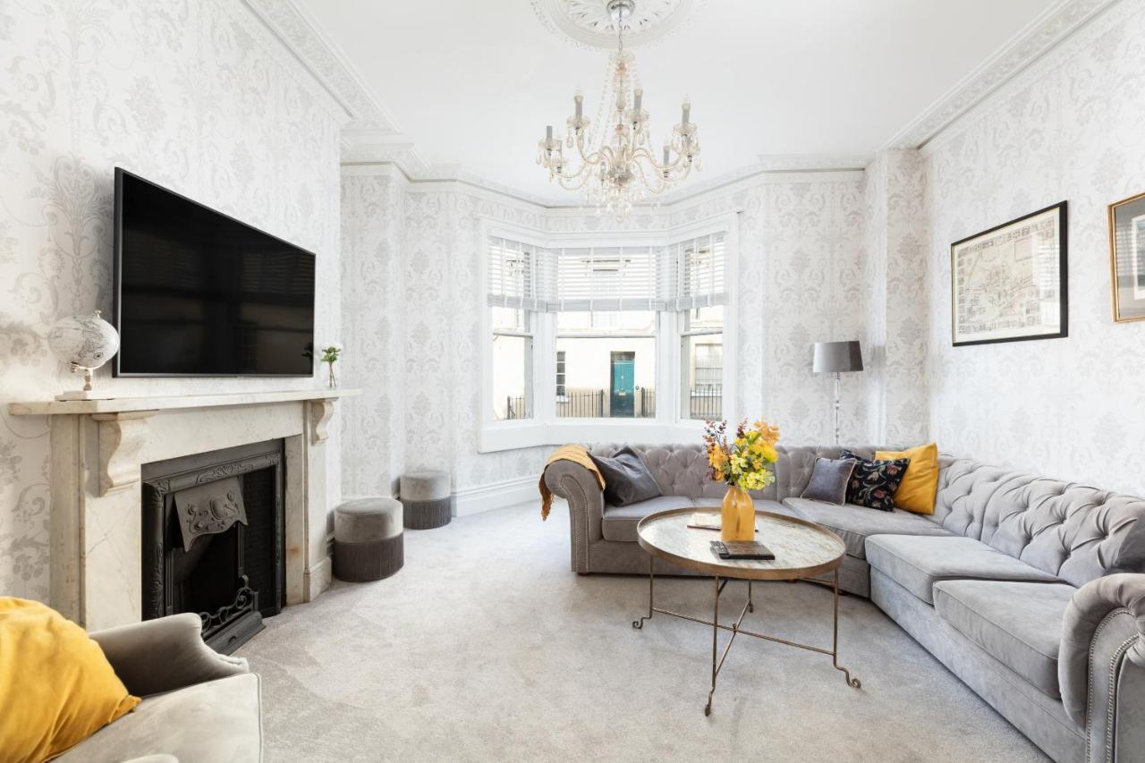 5 Bedroom Magnificent Georgian Townhouse- City Centre Bath Esterno foto