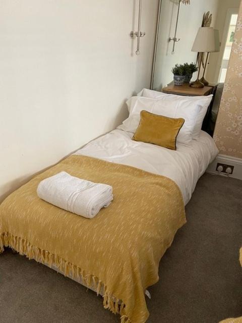 5 Bedroom Magnificent Georgian Townhouse- City Centre Bath Esterno foto